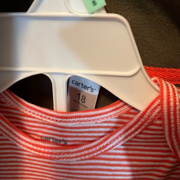 Gender Neutral Carter’s Set - Picture 6 of 6